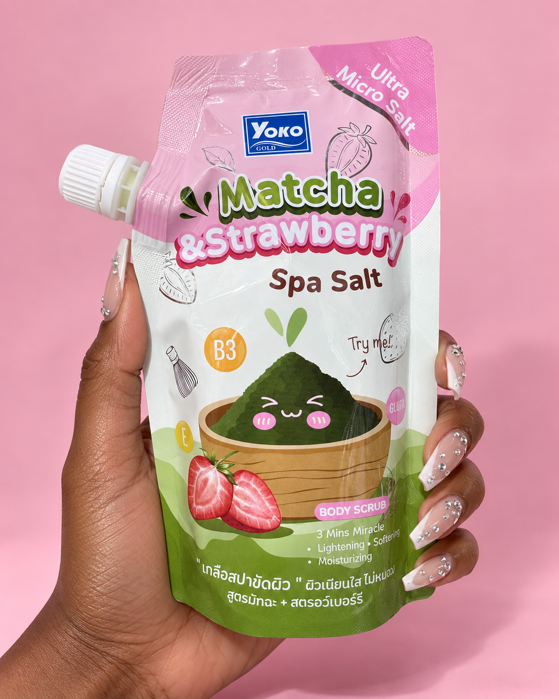Yoko Gold – Matcha & Strawberry Spa Salt – Gommage Corps Ultra Micro Salt (Vitamine B3 & E)
